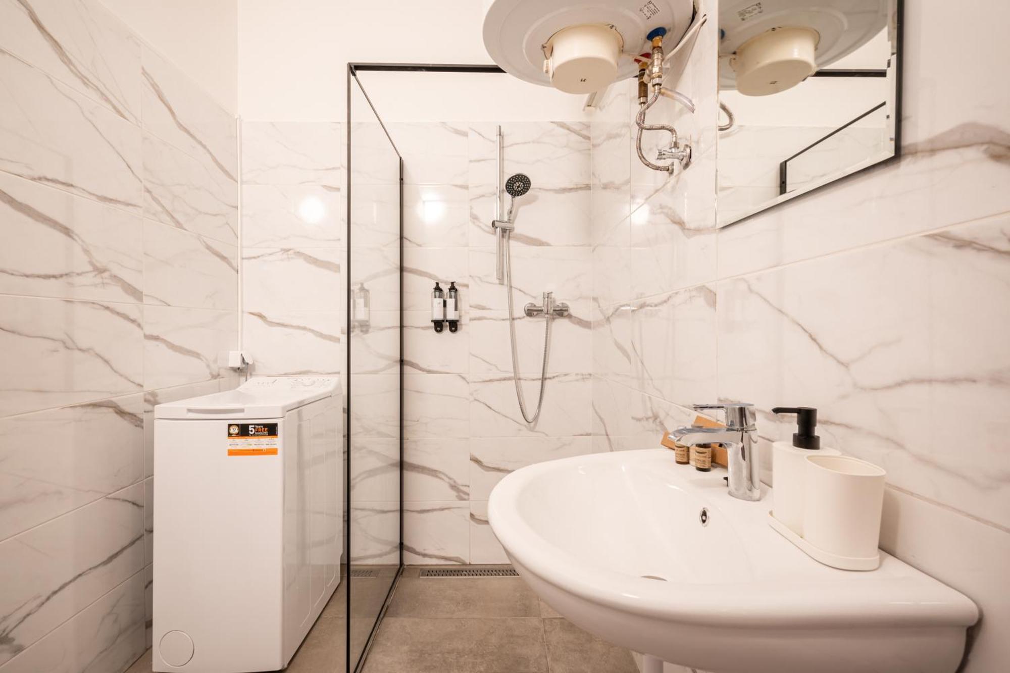 H9- Boutique Apartments, Best Location, By Bqa ブダペスト エクステリア 写真